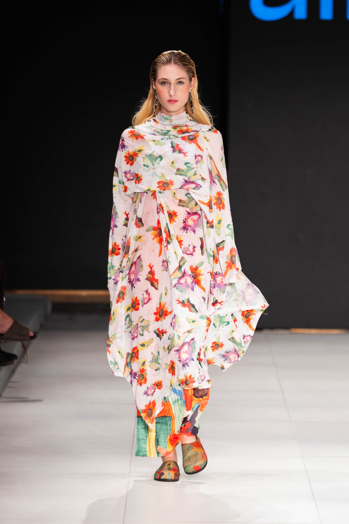 Almacor expressa moda e arte com propósito no Metrópoles Catwalk