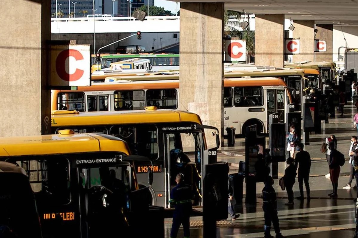 Imagem da matéria: PCDF acessará dados de motoristas de ônibus, app e taxistas para segurança
