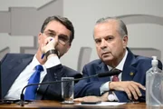 Flávio Bolsonaro e Rogério Marinho se pronunciaram sobre polêmica envolvendo Nossa Senhora