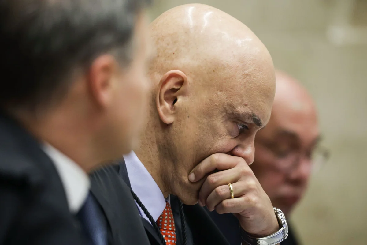 Ministros do Supremo Tribunal Federal STF André Mendonça e Alexandre de Moraes durante sessão da Corte Metropoles