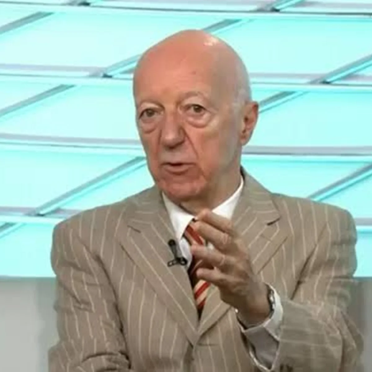 Morre Claudio Carsughi, referência do jornalismo esportivo, aos 93 anos