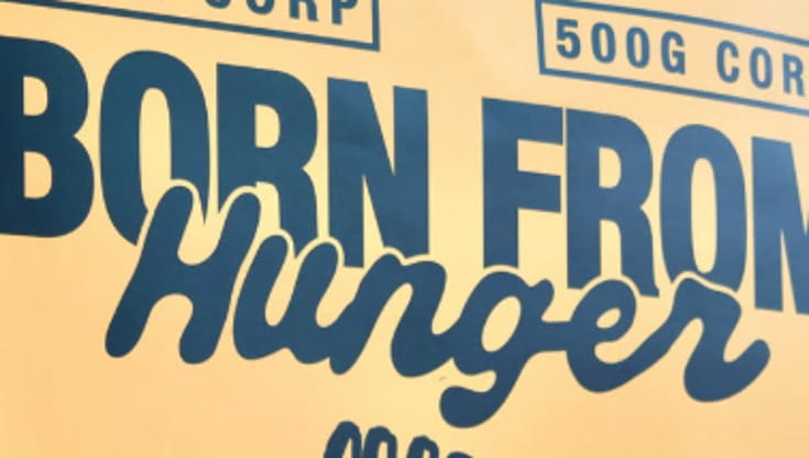500GCORP: l’estetica urbana che trasforma la tradizione culinaria in un manifesto da indossare