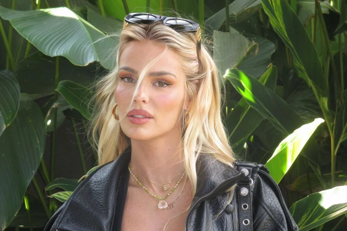 yasmin brunet desfila estreia metrópoles catwalk