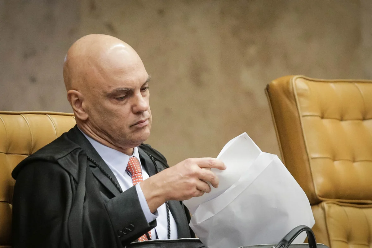 “Diálogos fantasiosos”, diz Moraes ao negar troca de mensagens com Vorcaro
