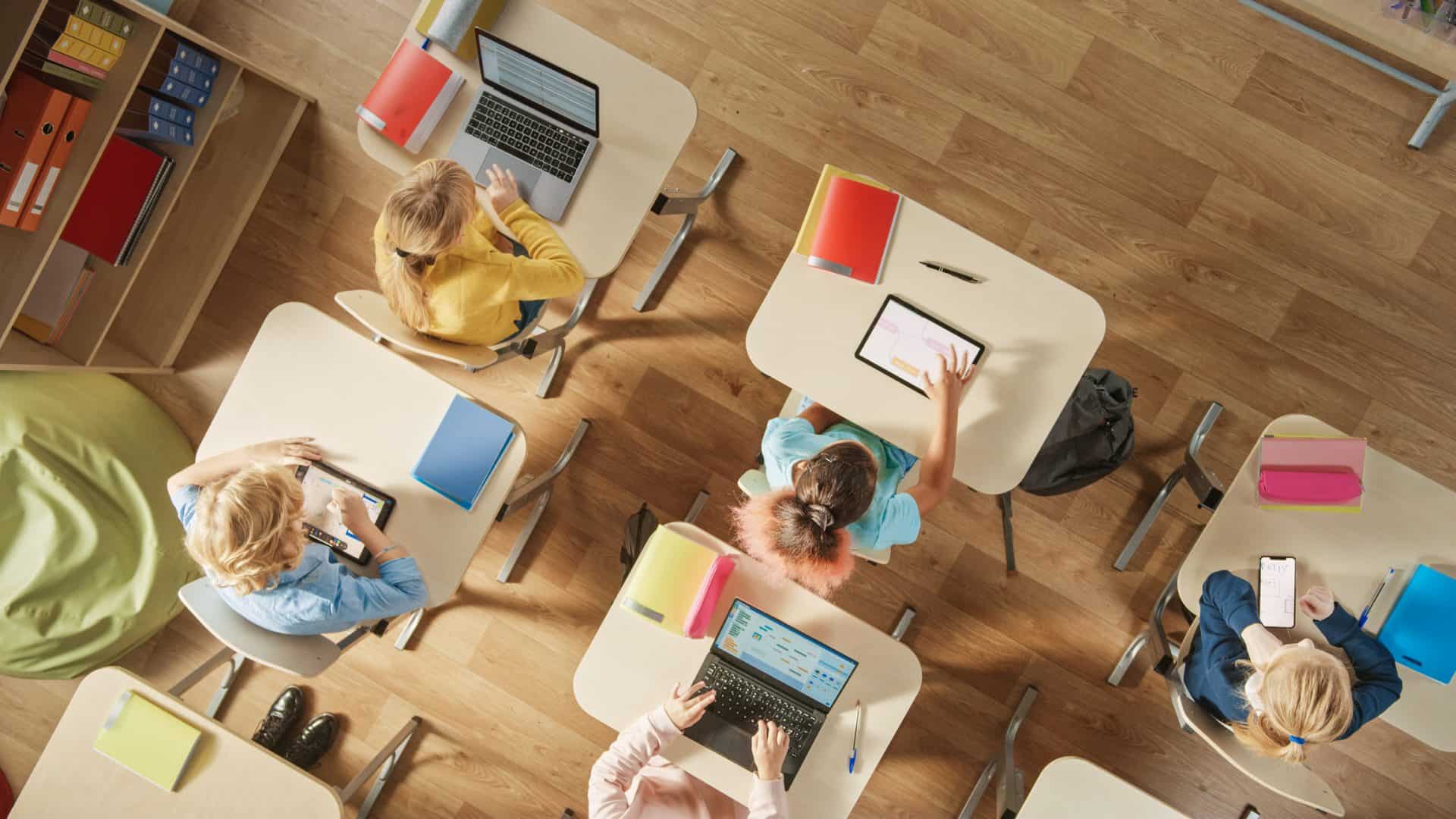 Uso diário de IA pode afetar o desempenho escolar, diz OCDE