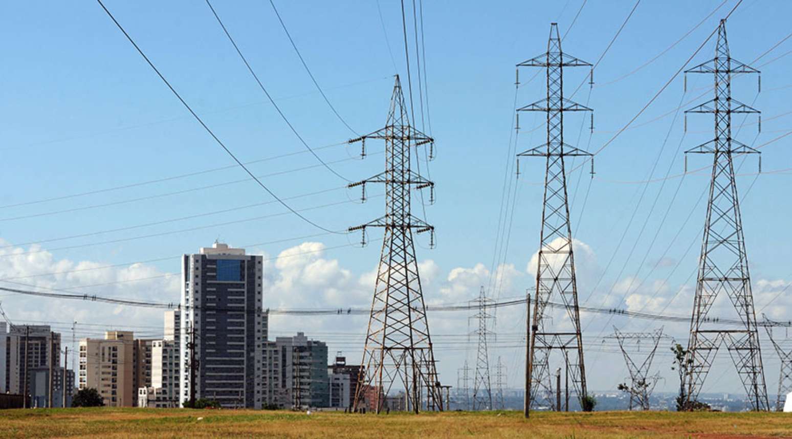 IPCA-15 subiu mais que o esperado por press&atilde;o da energia el&eacute;trica