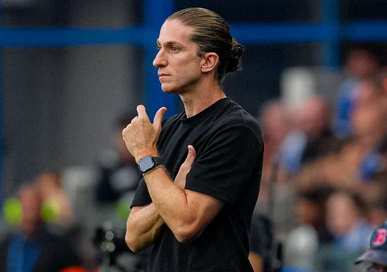 Francês: time de Filipe Luís empata com Strasbourg e não tem mais 100%