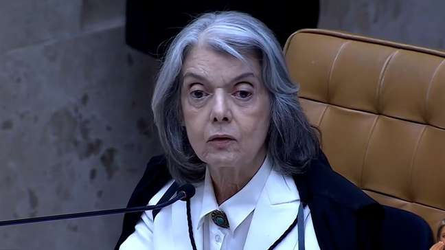 Julgamento marcado por indefinições e bate-bocas 'agrava perda de credibilidade' do STF, avaliam especialistas