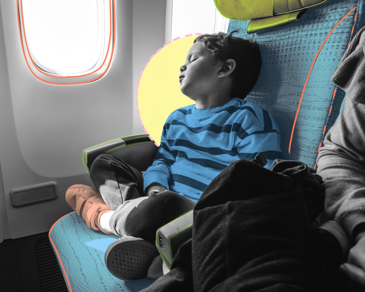 A bondade de estranhos: Eu era uma bola de estresse levando meus quatro filhos em um voo internacional – então um passageiro cobriu meu filho adormecido com um cobertor.
