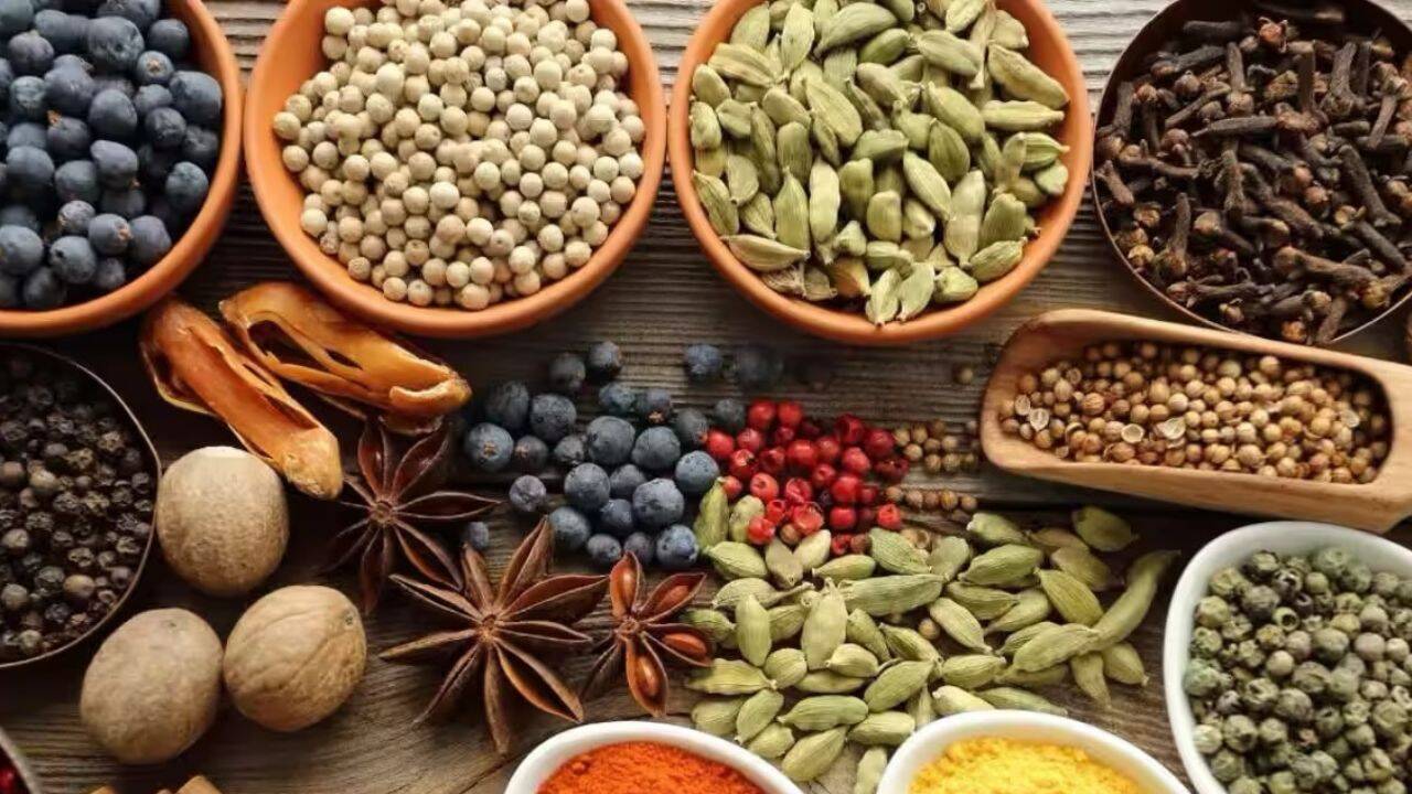 As suas especiarias estão perdendo o sabor? Aqui está o motivo pelo qual isso acontece e como armazená-las da maneira correta
