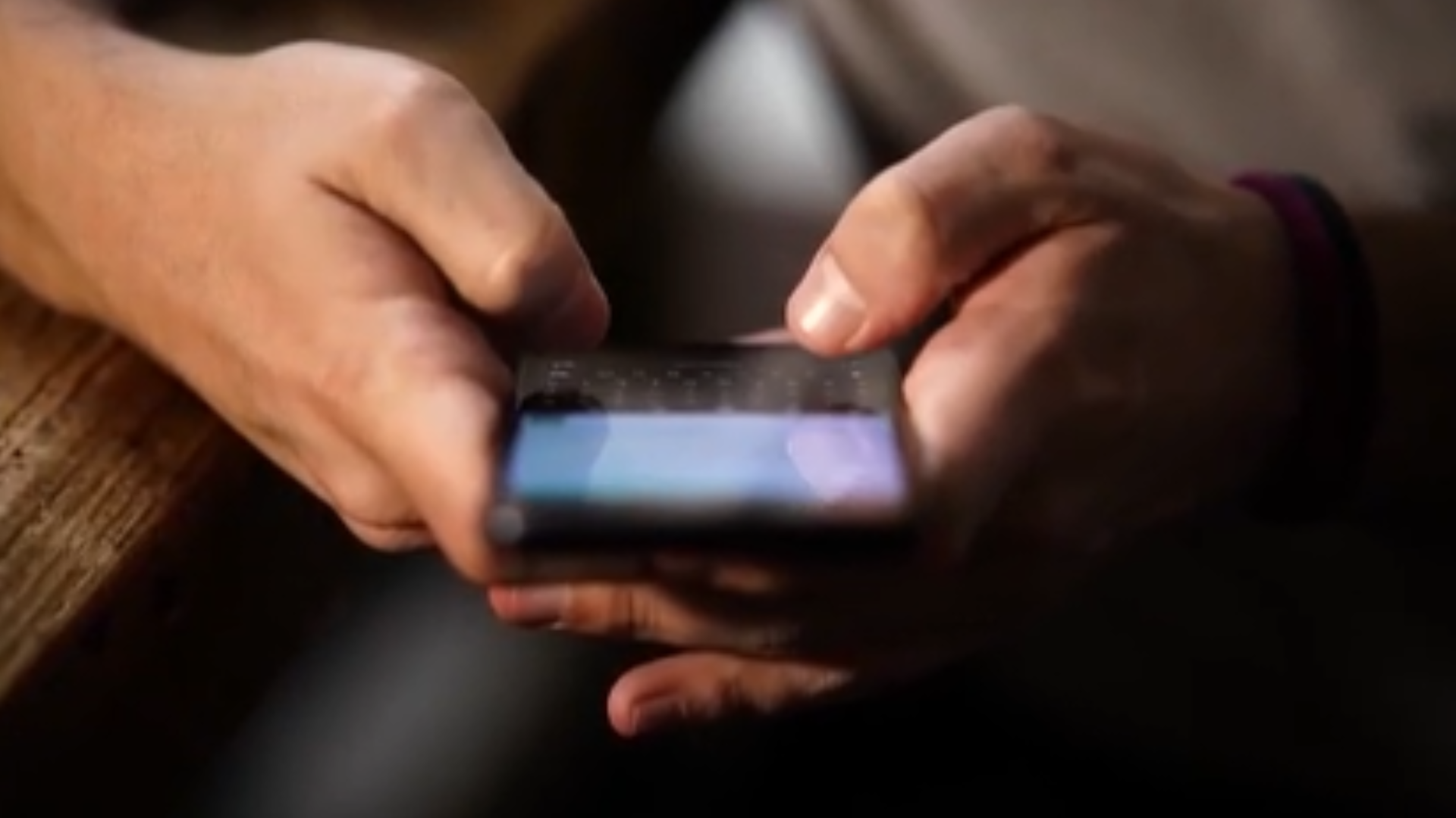 Análise: nova regra para publicidade digital adiciona camada de proteção contra golpes