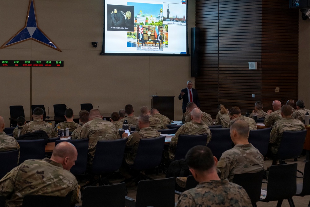 Imagem relacionada à notícia: III Corpo Armado examina a guerra moderna durante a série Russa Way of War
