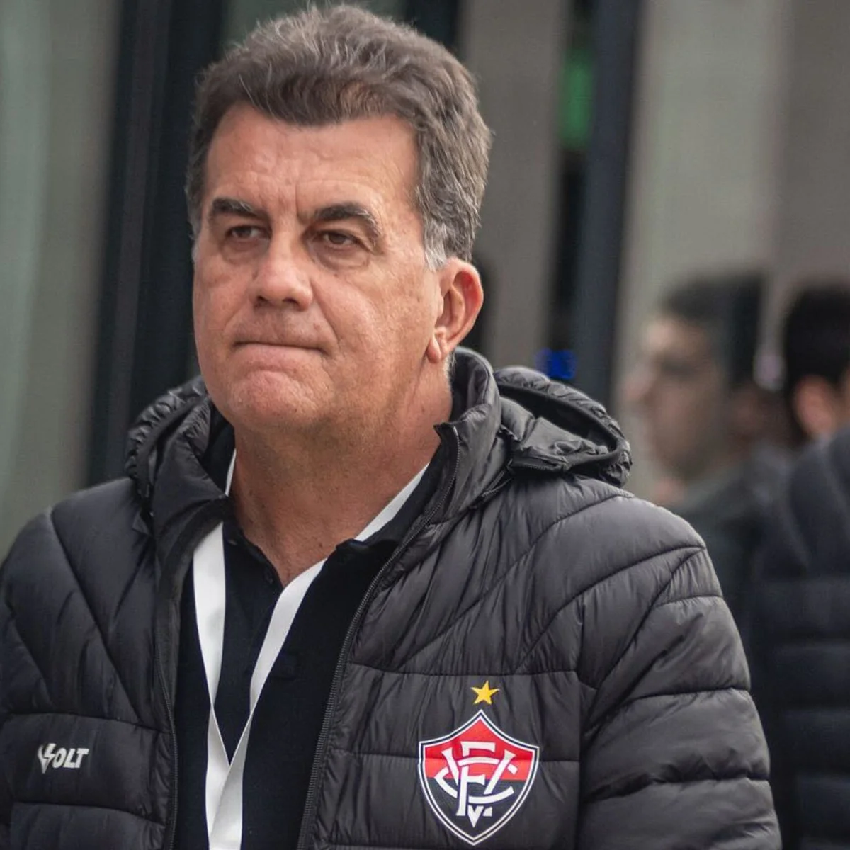 Presidente do Vitória cobra Grêmio por zagueiro: "Time caloteiro"