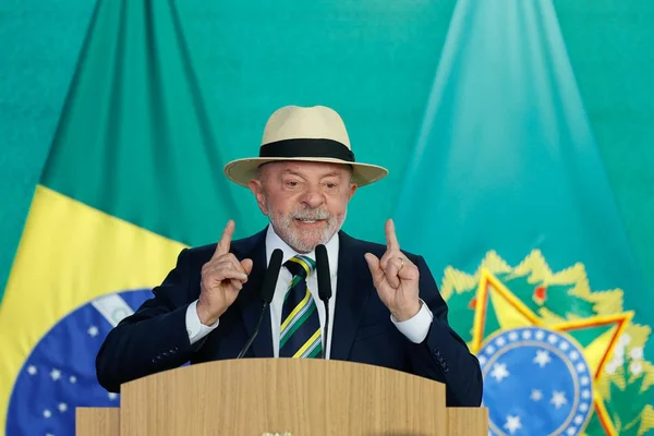 Lula critica Mendonça por estar "só soltando aquilo que interessava a ele"