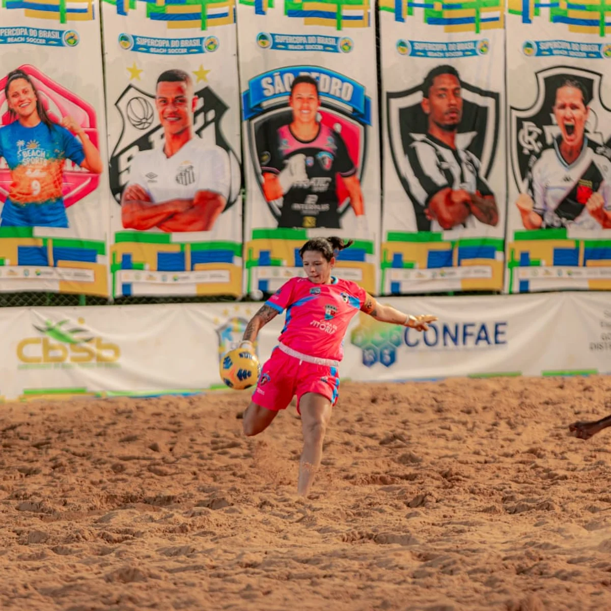 Oito equipes seguem invictas na Supercopa do Brasil de Beach Soccer