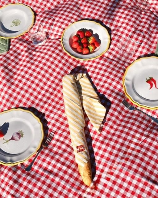 500GCORP: a estética urbana que transforma a tradição culinária em um manifesto para vestir