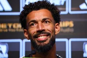 Imagem da matéria: Destaque da Copa, Vozinha é indicado ao prêmio de melhor goleiro do mundo