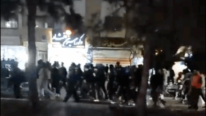 Imagem relacionada à notícia: Como e por que os protestos estão se espalhando no Irão?