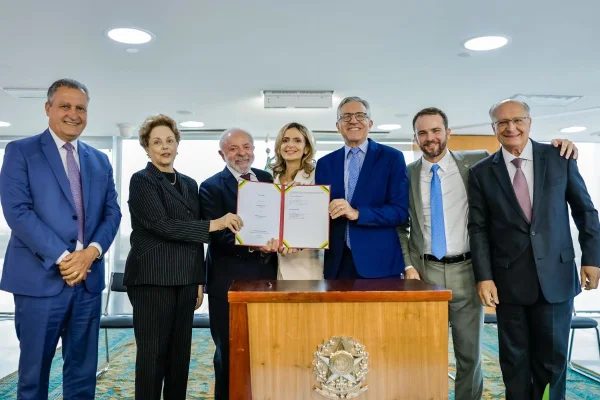 Ex-advogado de Padilha dirige ONG que ganhou contrato bilionário na Saúde