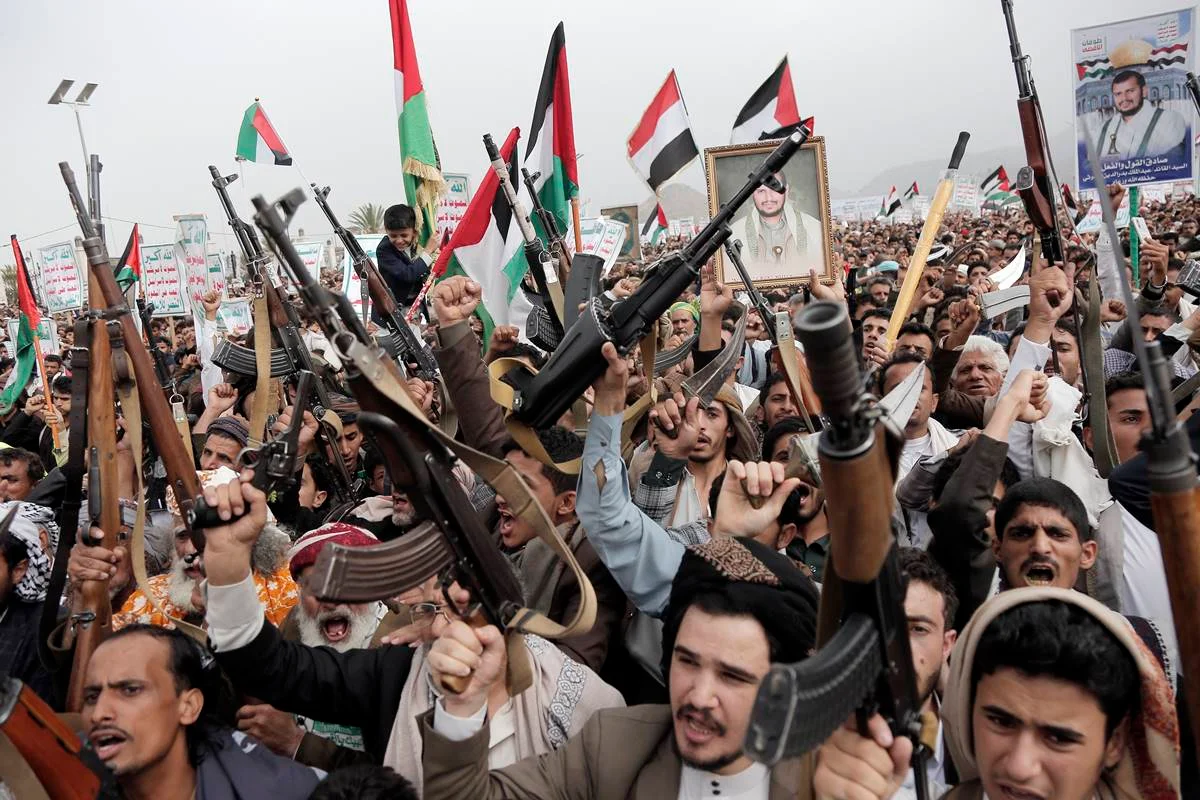 Houthis tomam controle de cidade portuária estratégica do Iêmen