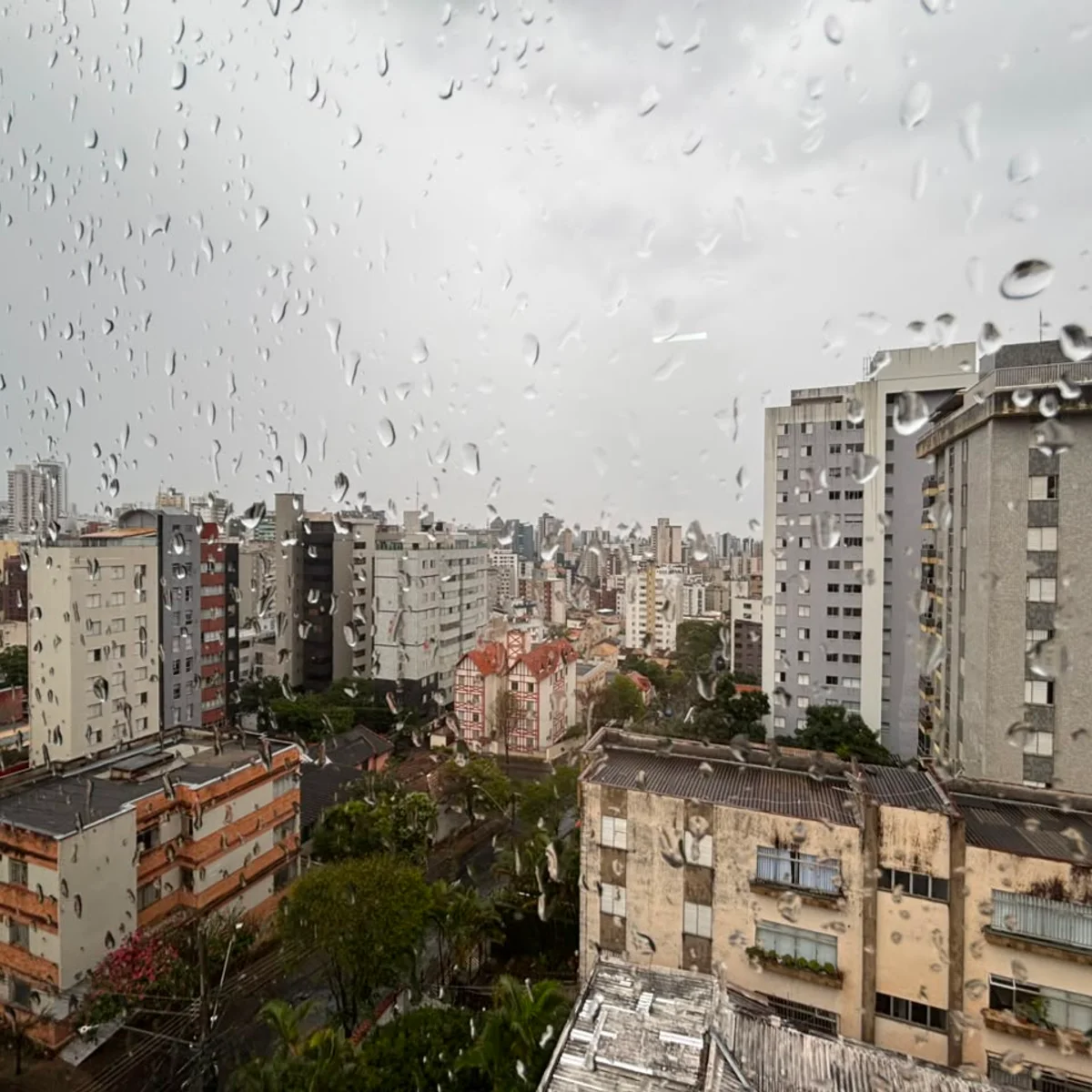 MG tem 164 cidades sob alerta de tempestade e granizo nesta 5ª; veja lista