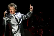 Imagem da matéria: Após cirurgia, Rod Stewart anuncia última turnê da carreira aos 81 anos