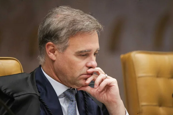 Há 6 anos, era Mendonça quem via um aliado ser afastado da PF por Moraes