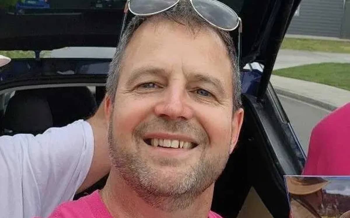 Candidato político mordido enquanto fazia campanha - veja como ele mudaria as leis de controle de cães