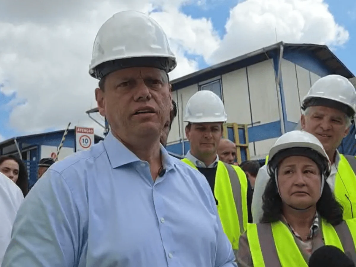 Tarcísio grava em obras do governo de SP usando brecha em lei eleitoral