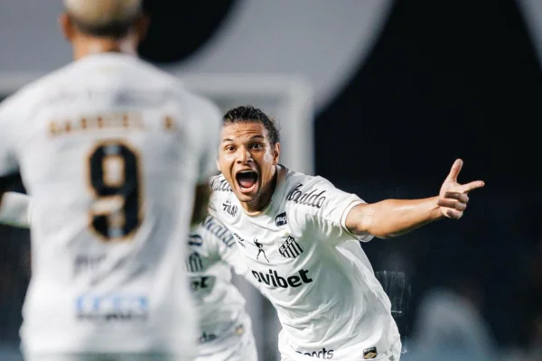 Cuca valoriza vantagem na Sul-Americana, mas pede cuidado com o Brasileirão - destaque galeria