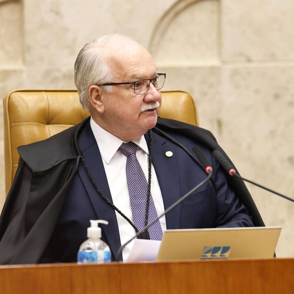 Edson Fachin solicita retirada de sigilo das investigações do caso Master no STF