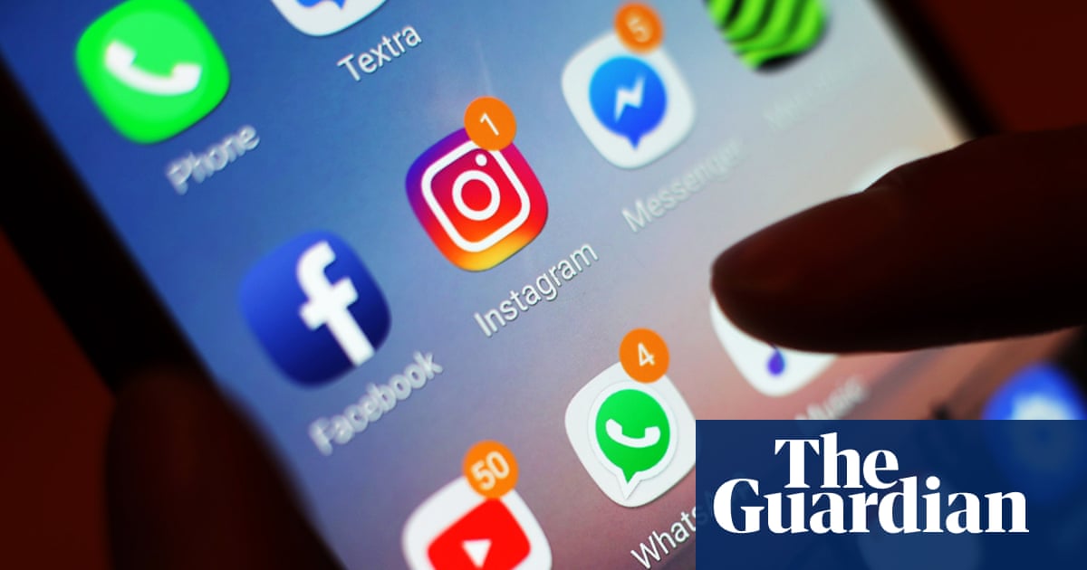 O chefe do Instagram diz que os usuários ficarão 'sobrecarregados' com conteúdo de marcas em um mundo sem algoritmos