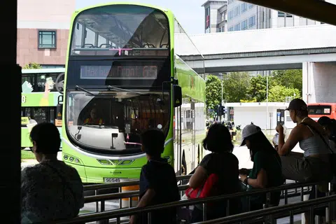 A Go-Ahead intensifica o treinamento e o apoio aos motoristas de ônibus após reclamações sobre esperas mais longas em Tampines