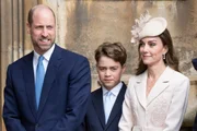 Príncipe George segue os passos do pai e tem 1° dia de aula em Eton College