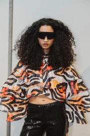 Almacor expressa moda e arte com propósito no Metrópoles Catwalk