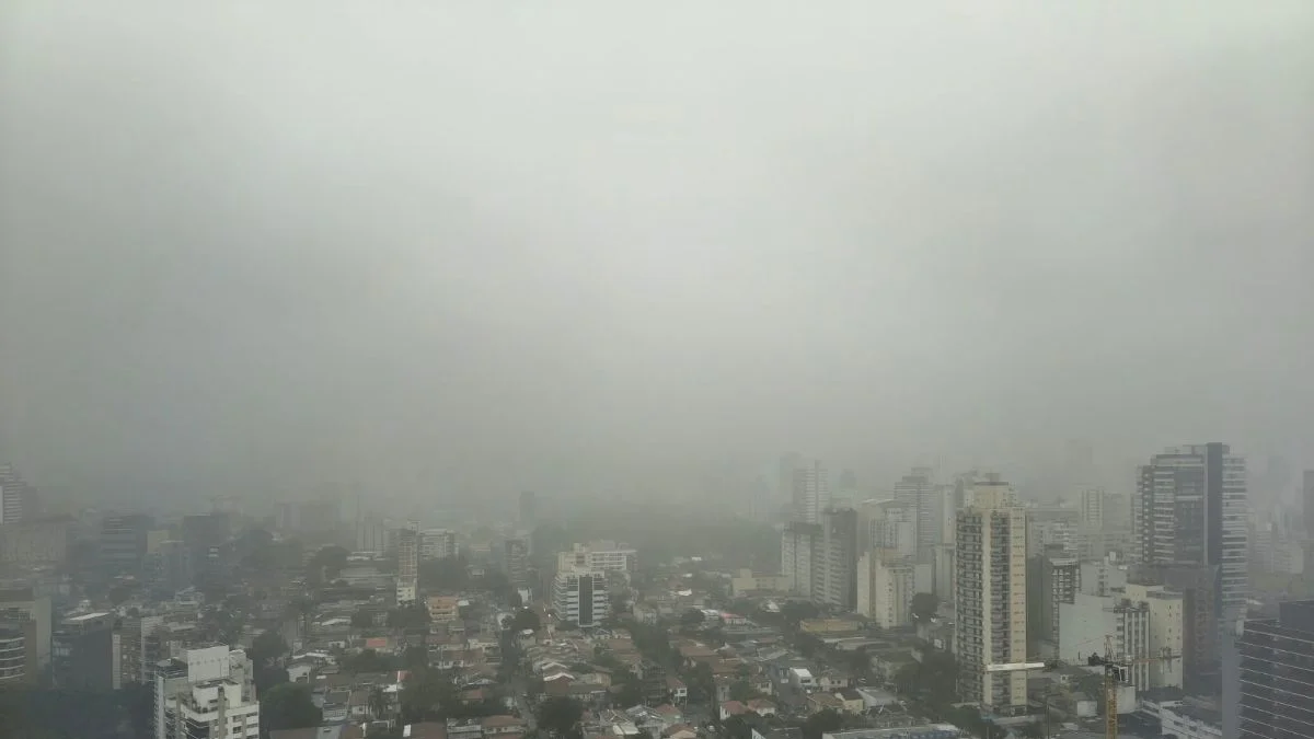 Dia vira noite e cidade de SP entra em estado de atenção para alagamentos