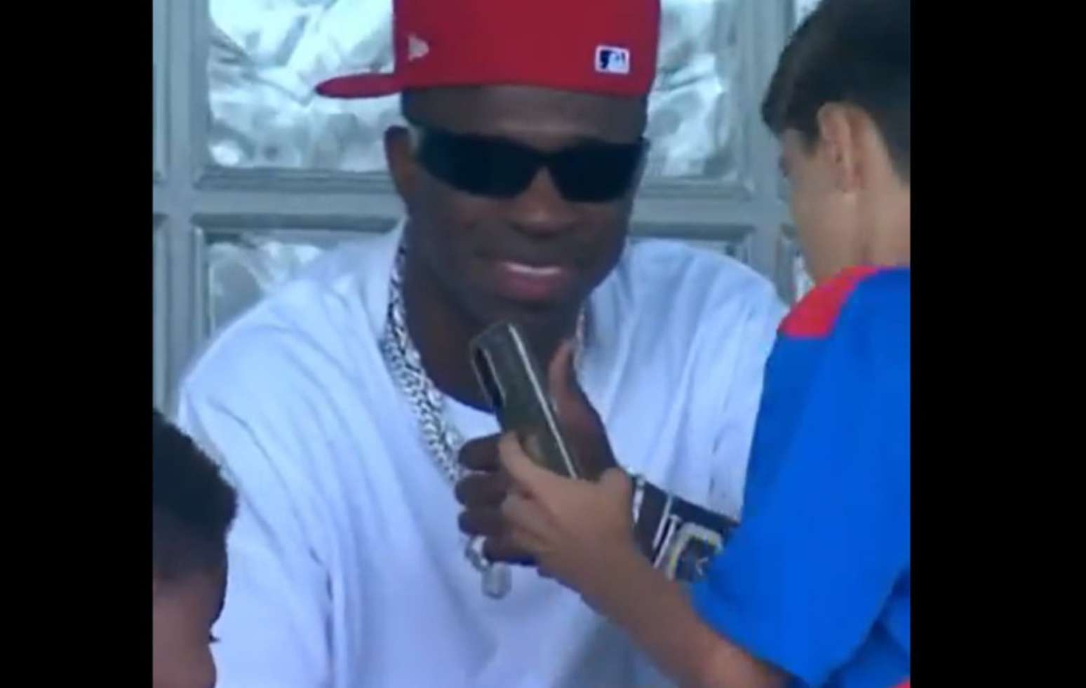 Vini Jr na tribuna do estádio do Alverca, em Portugal –