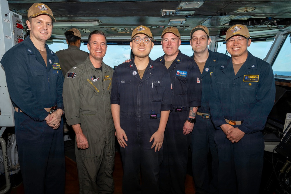 Imagem relacionada à notícia: Anaheim Native Honrado como Guerreiro da Semana A bordo do USS George Washington