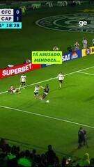 Mendoza tá soltinho em campo...😅 