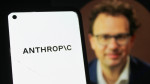 CEO da Anthropic pede freio na IA e alerta que tecnologia pode dominar a internet