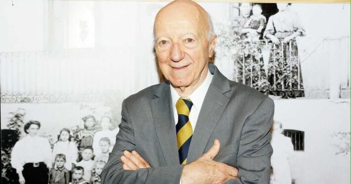 Claudio Carsughi, lendário jornalista esportivo, morre aos 93 anos