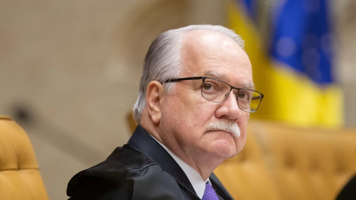 Fachin tira relatoria de Mendonça e assume caso ligado a Moraes e Vorcaro