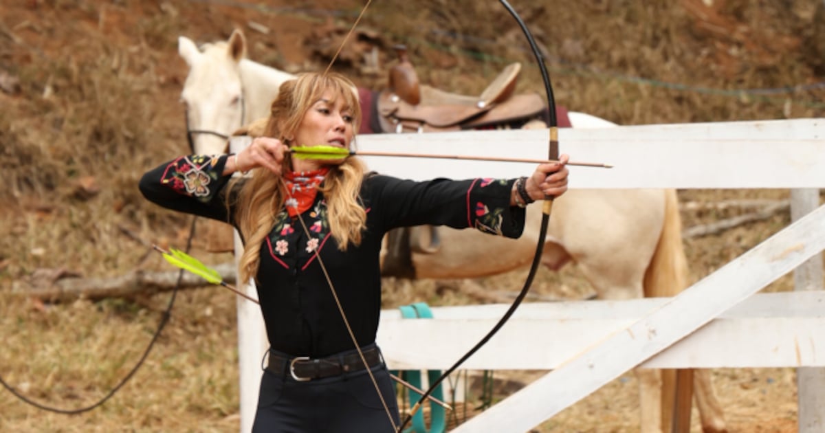 Danni Suzuki faz analogia entre arco, flecha e a vida: ‘Insistir no controle só atrapalha’