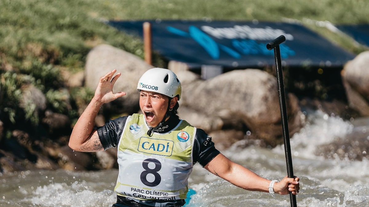 Ana Sátila conquista medalha de ouro na Copa do Mundo de canoagem slalom