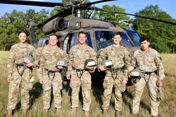 Imagem relacionada à notícia: Agressão aérea! Soldados do Forte Rucker completam o Exército 10 dias mais difíceis