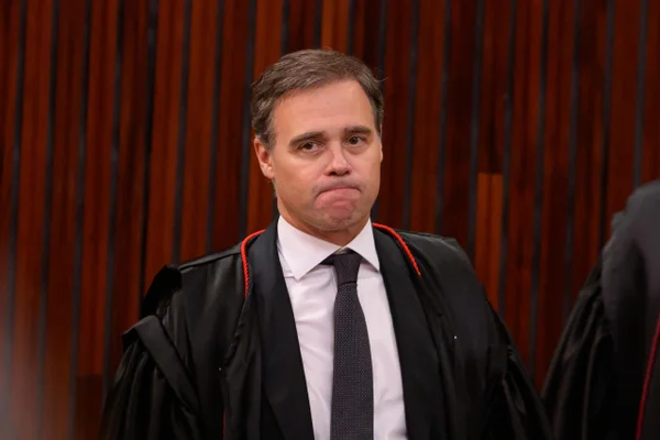 Andrei pode ficar afastado por até 90 dias após decisão de Mendonça - destaque galeria