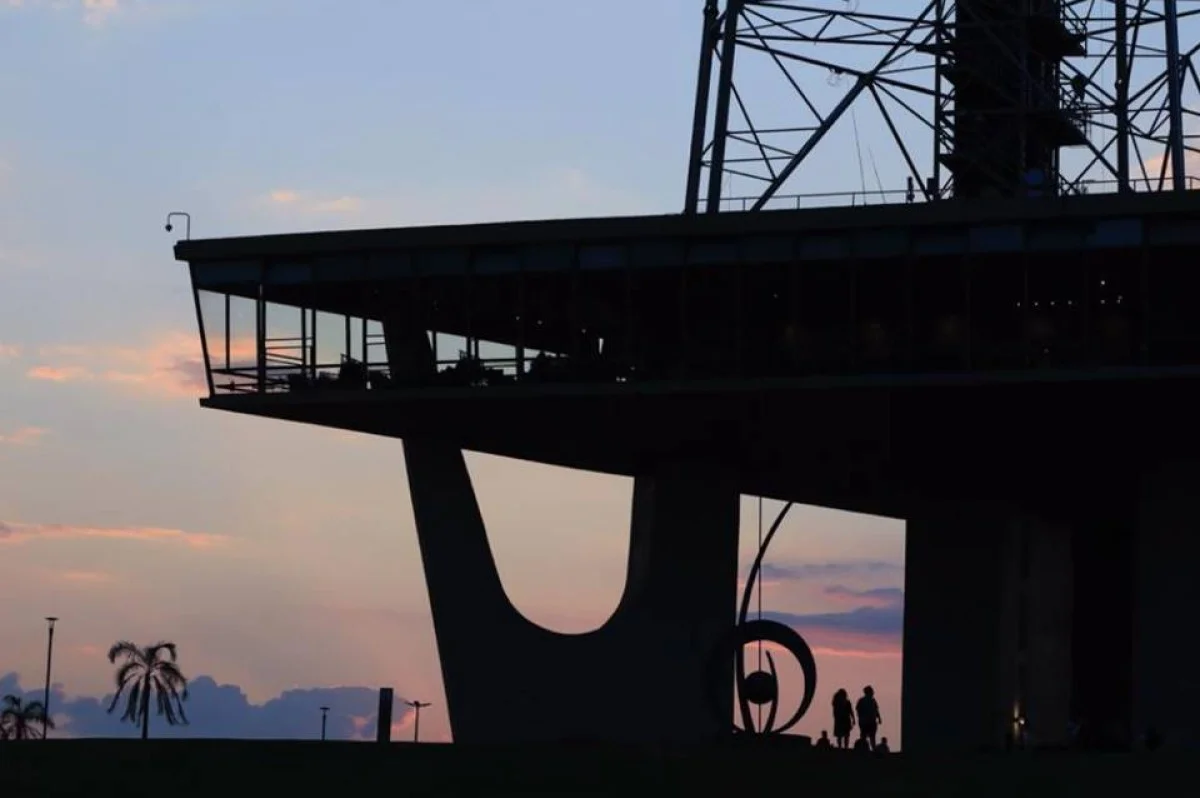 Feirantes inadimplentes da Torre de TV são notificados e podem perder boxes