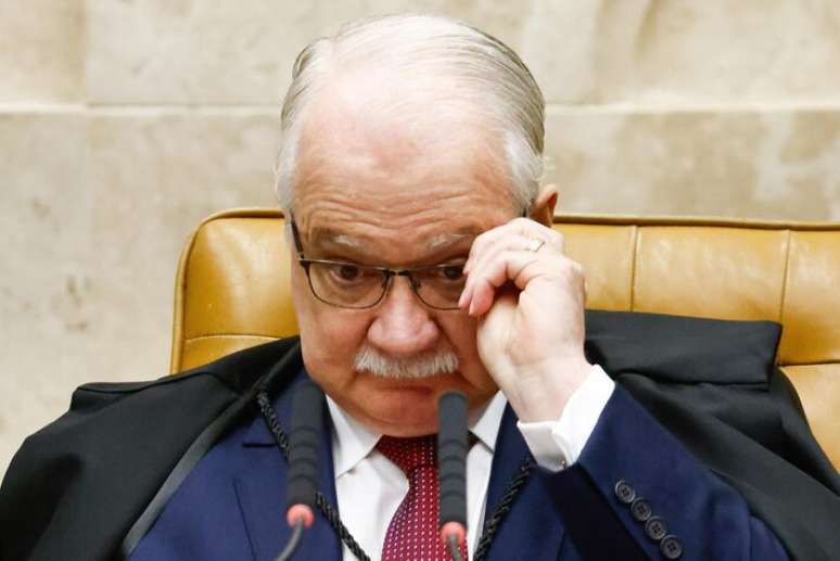 Fachin dá 72 horas para Mendonça se manifestar sobre pedido da AGU para afastar de diretor-geral da PF