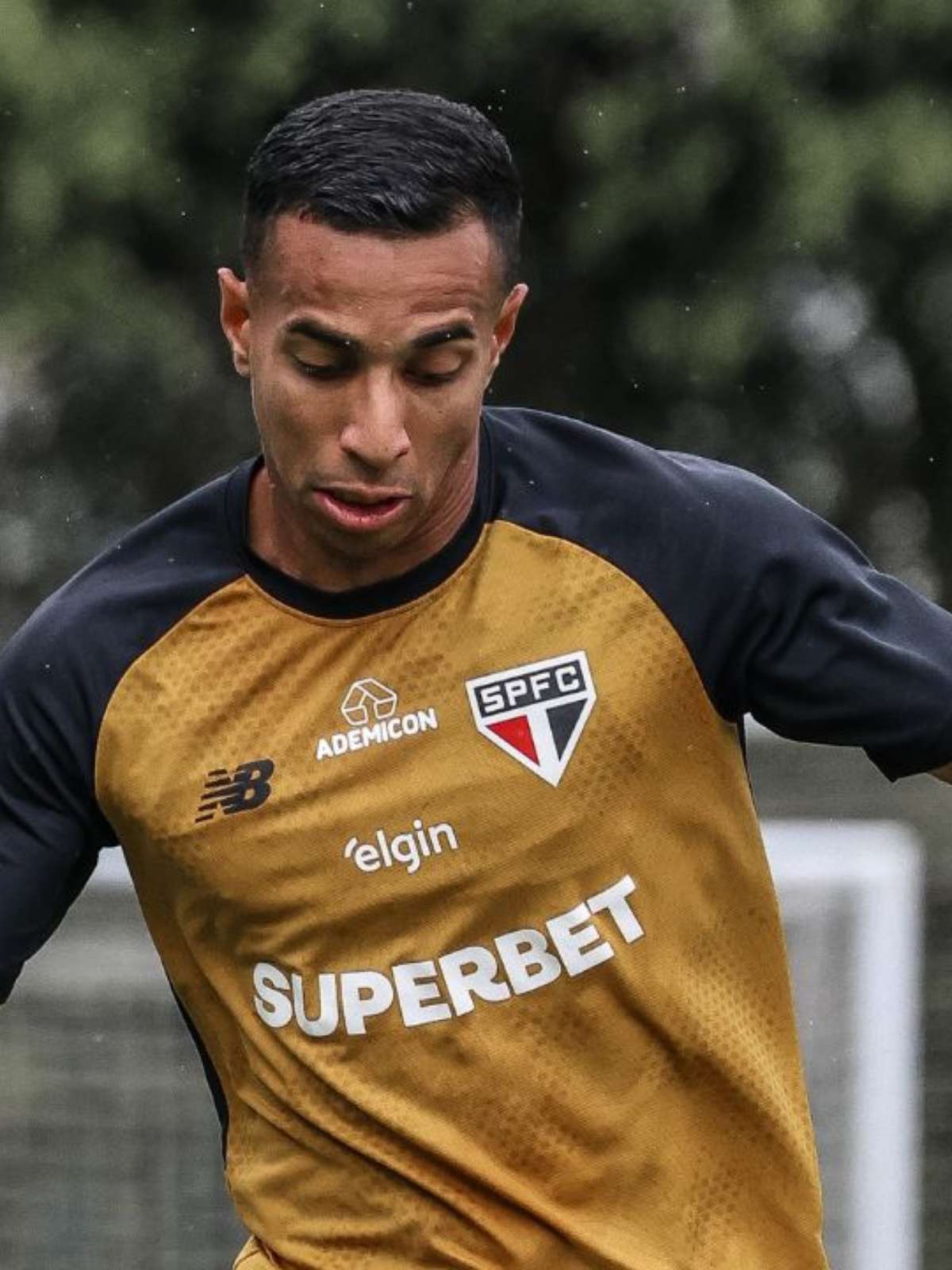 Victor Sá se recupera de lesão e reforça o São Paulo contra o Boca Juniors