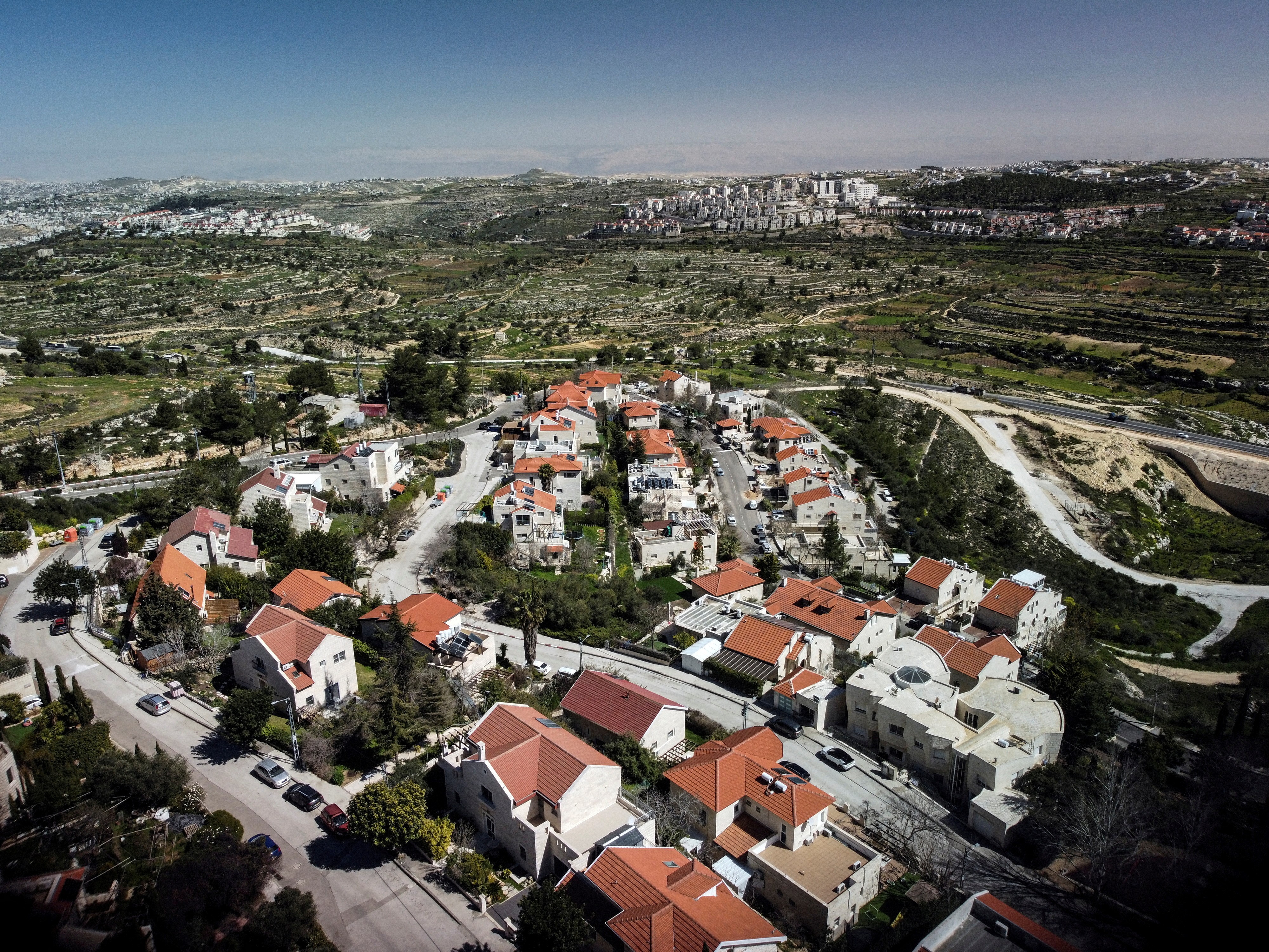 Reino Unido e França e mais 10 países anunciam sanções a assentamentos na Cisjordância e acusam Israel de 'limpeza étnica'